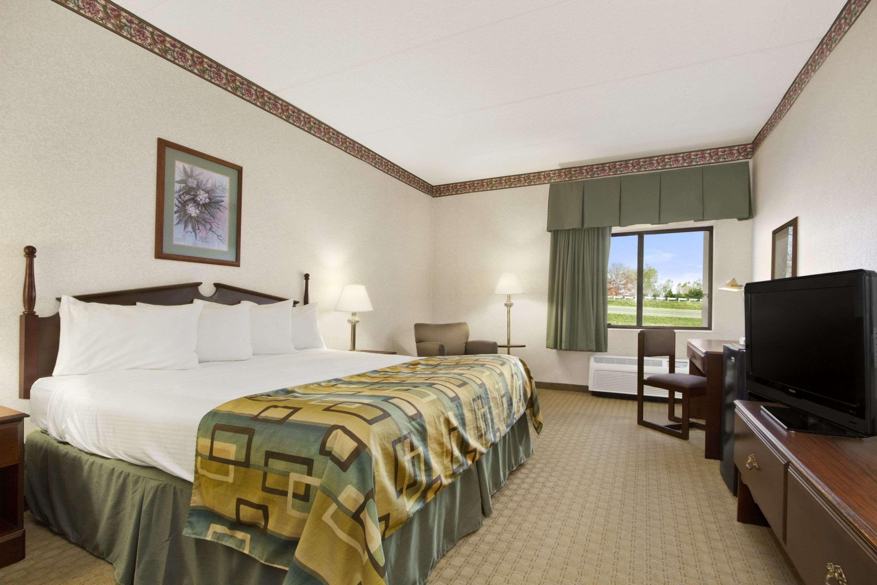 Hotel Baymont By Wyndham Corbin Extérieur photo