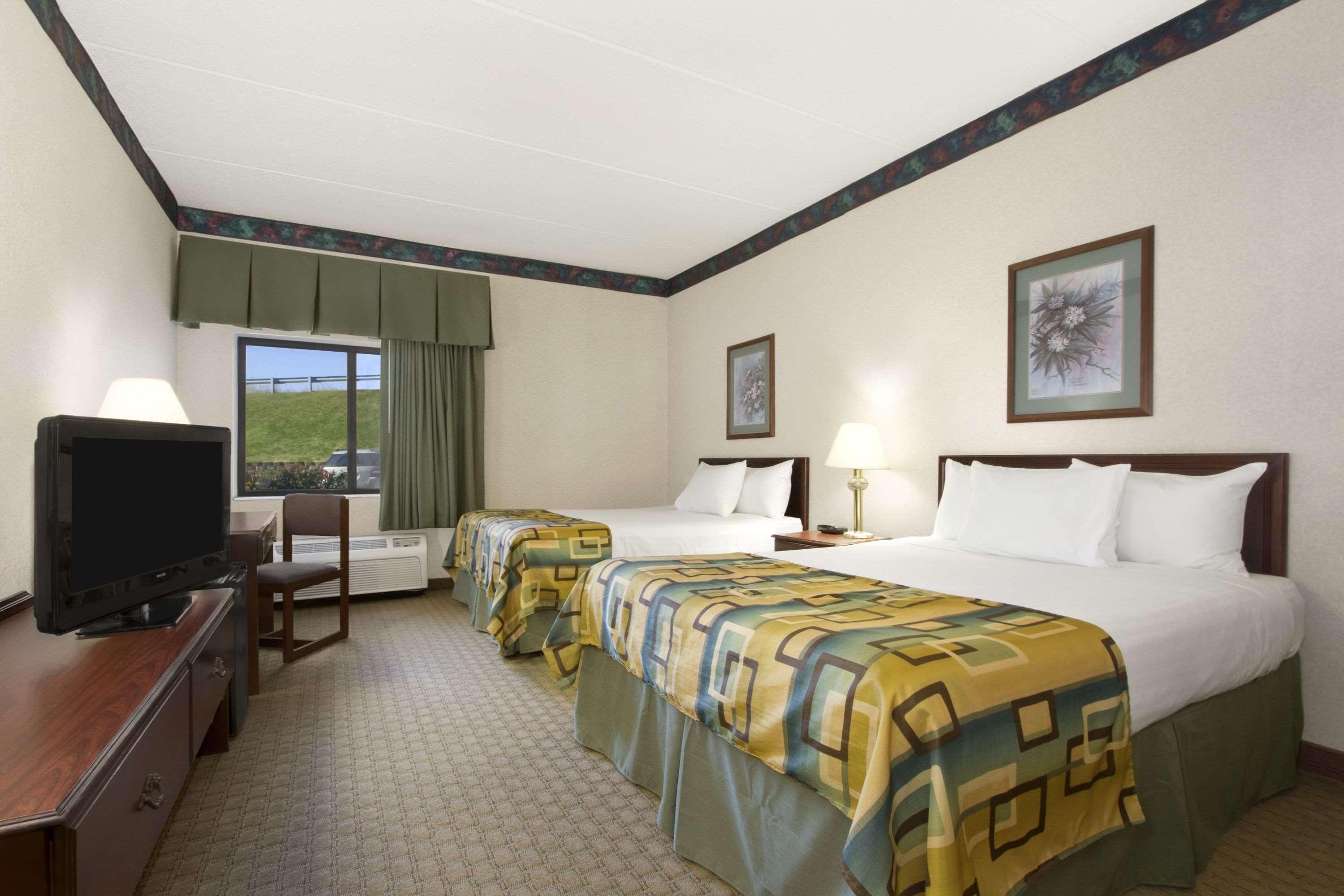 Hotel Baymont By Wyndham Corbin Extérieur photo